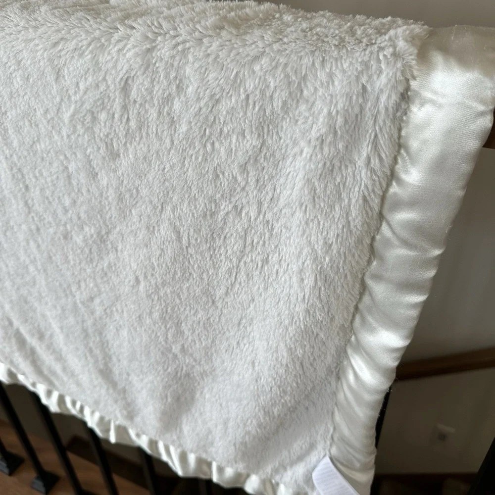 Baby‎ Essentials Plush Blanket White Satin Edge Hard To Find Lovey Fleece Sherpa
